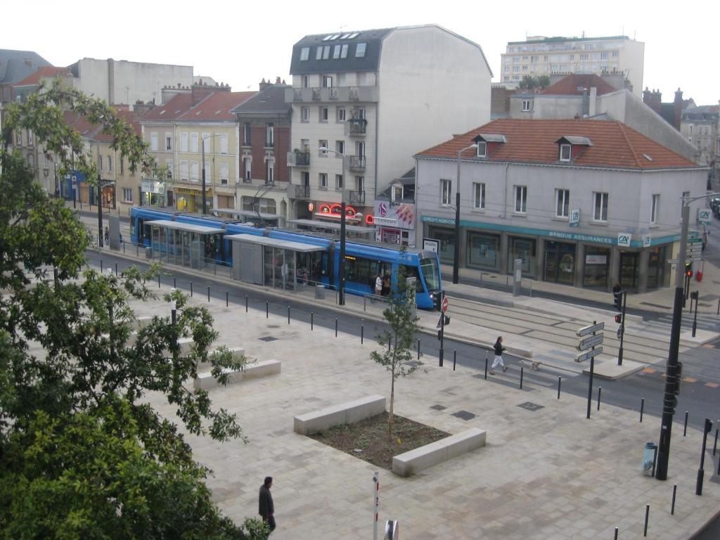 Hotel Le Parisien رانس الغرفة الصورة